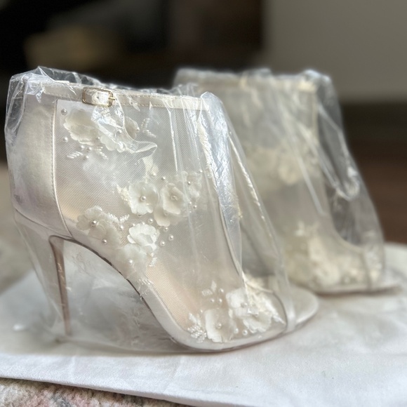 Bella Belle by Joy Proctor - Picture 14 of 14